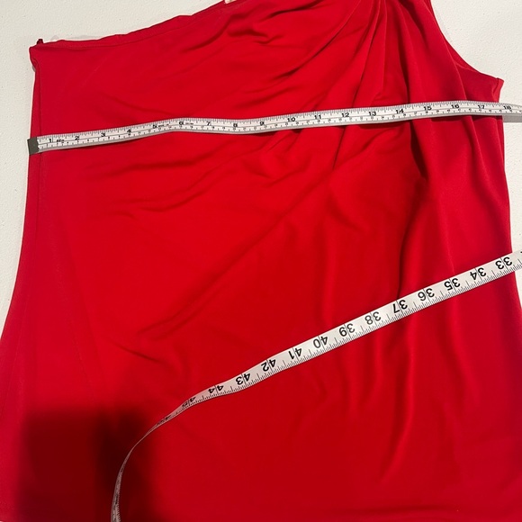 MICHAEL KORS red one-shoulder blouse with logo buckle SZ L NWT - Picture 5 of 9
